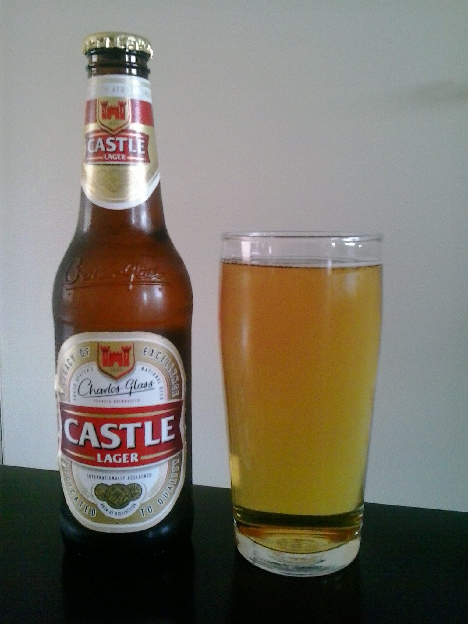 Photo de Castle Lager, Pale Lager Afrique du Sud 5.0% — brassée par South African Breweries (AB InBev)
