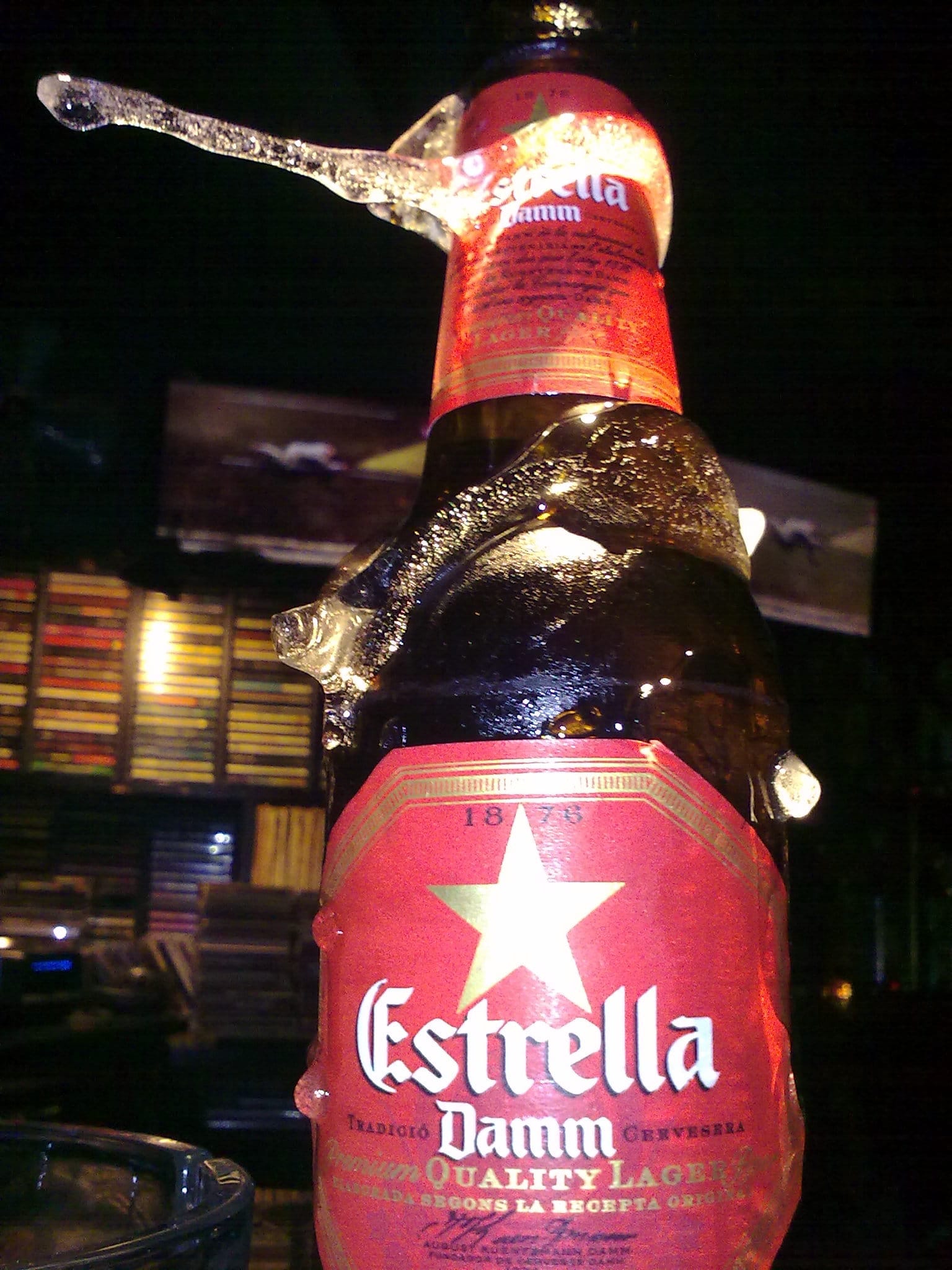 Photo de Estrella Damm, Lager Espagne 5.4% — brassée par Damm S.A.