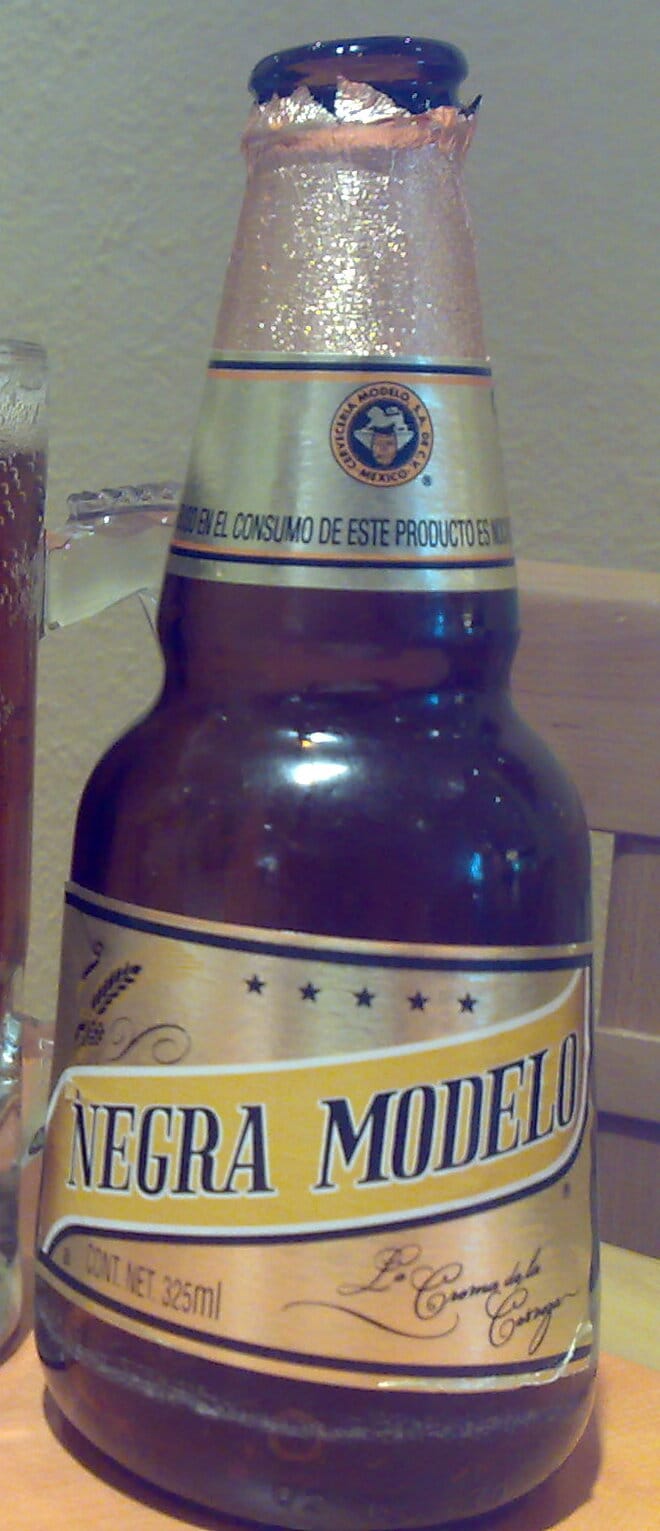 Photo de Negra Modelo, Munich Dunkel Mexique 5.4% — brassée par Grupo Modelo (AB InBev)