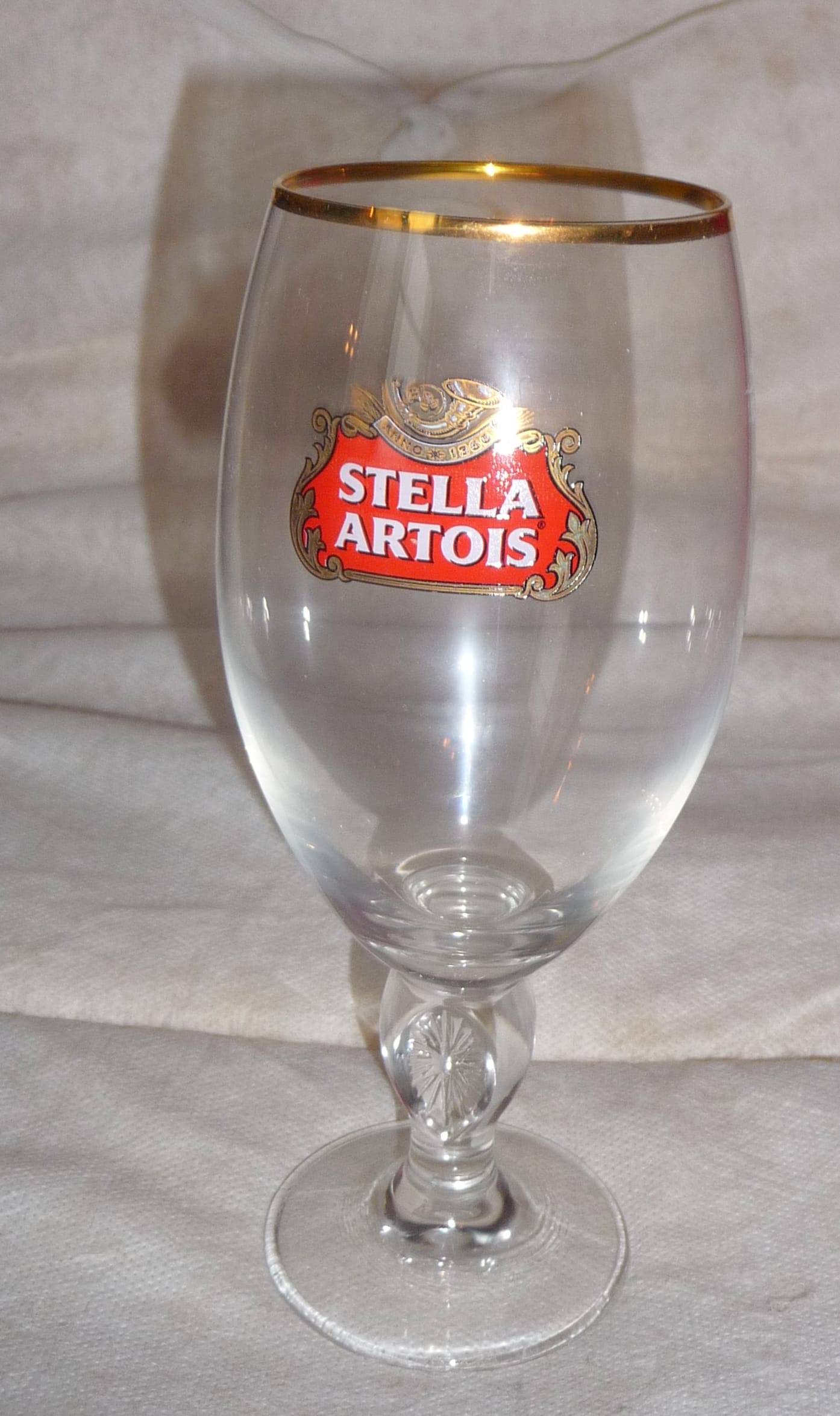 Photo de Stella Artois, Lager Premium Belgique 5.0% — brassée par AB InBev (origine Leuven, Belgique)