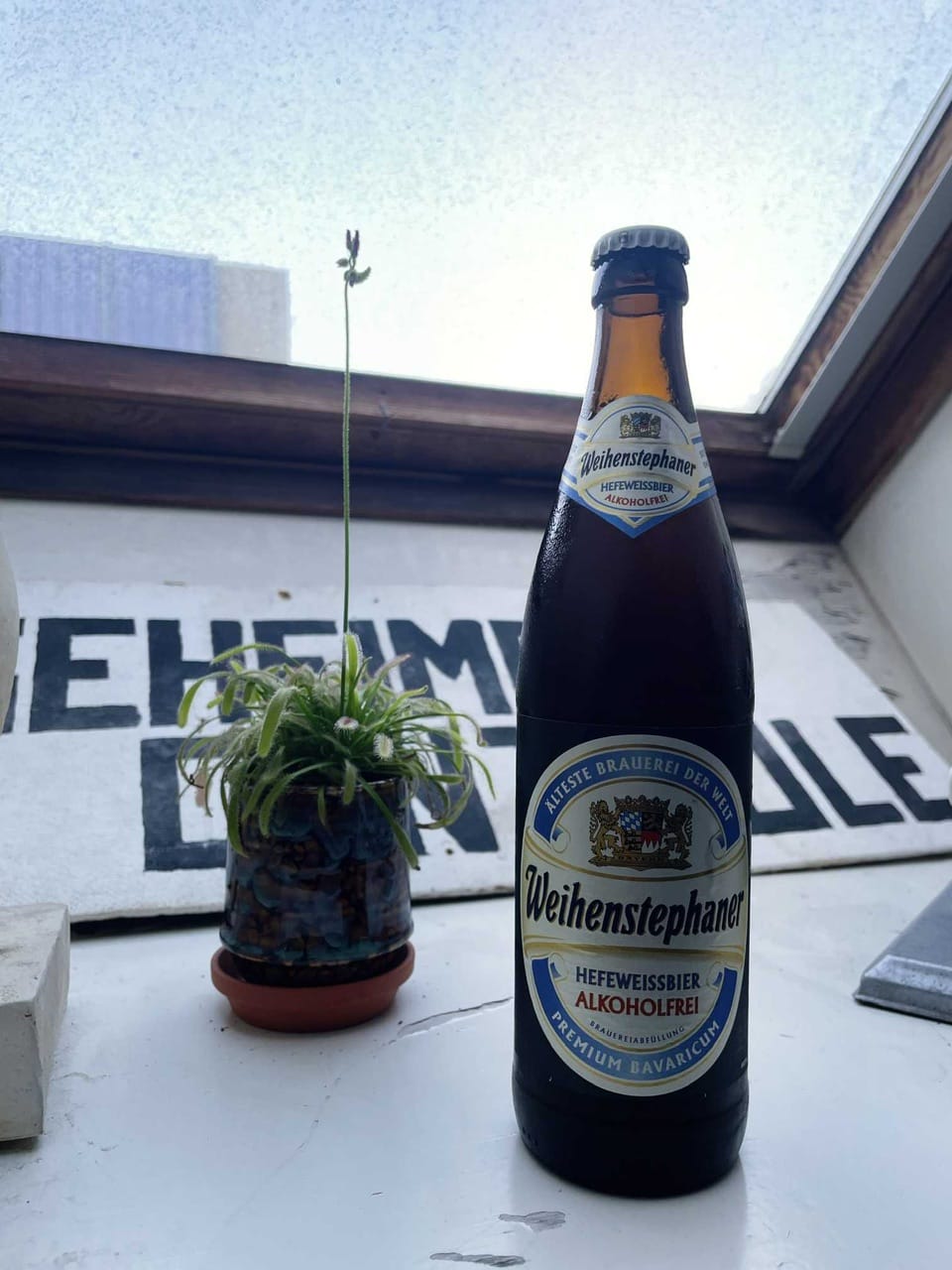 Photo de Weihenstephaner Hefeweissbier, Hefeweizen Allemagne 5.4% — brassée par Bayerische Staatsbrauerei Weihenstephan